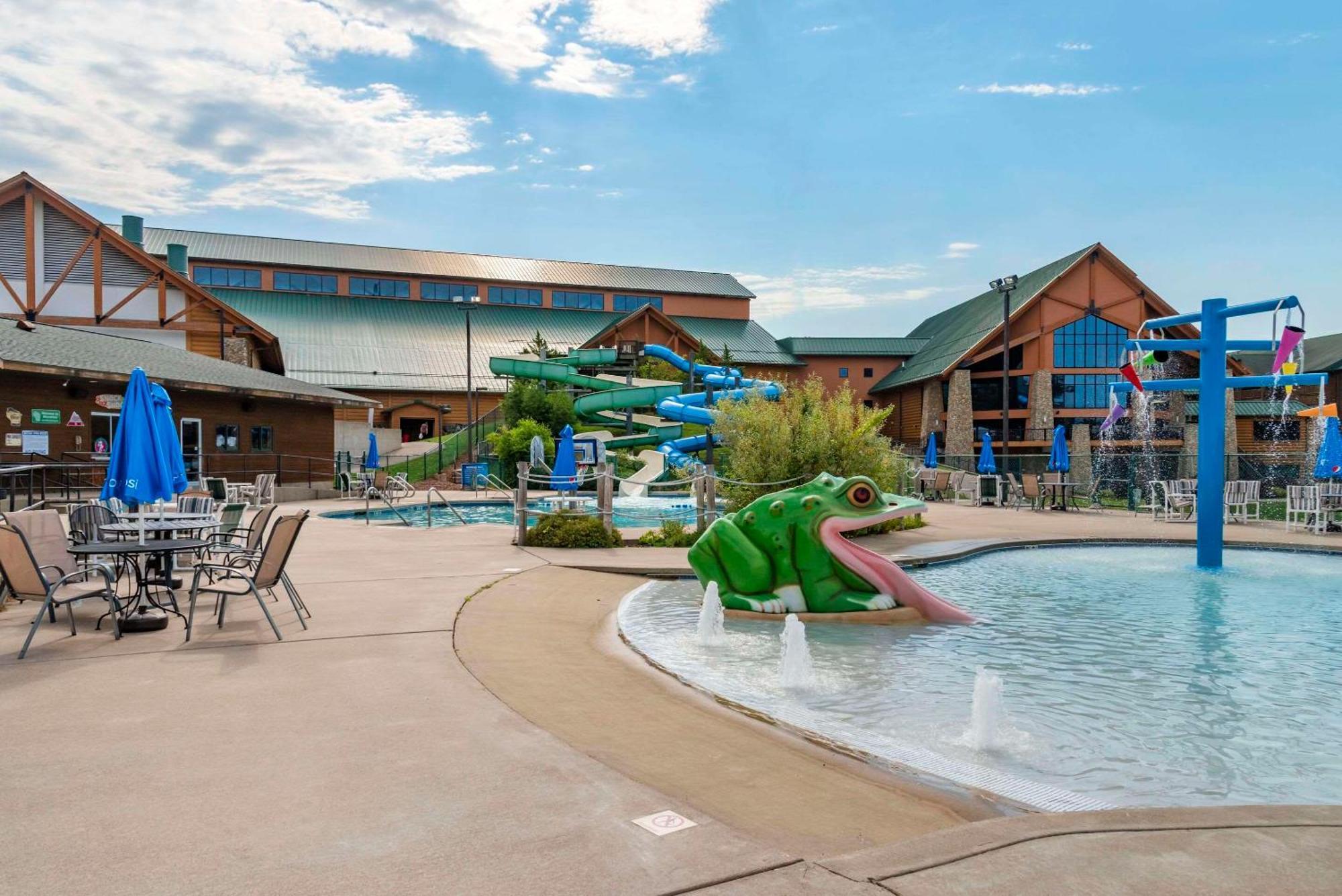 Three Bears Resort Waterpark Near Tomah Ascend Collection Warrens 外观 照片
